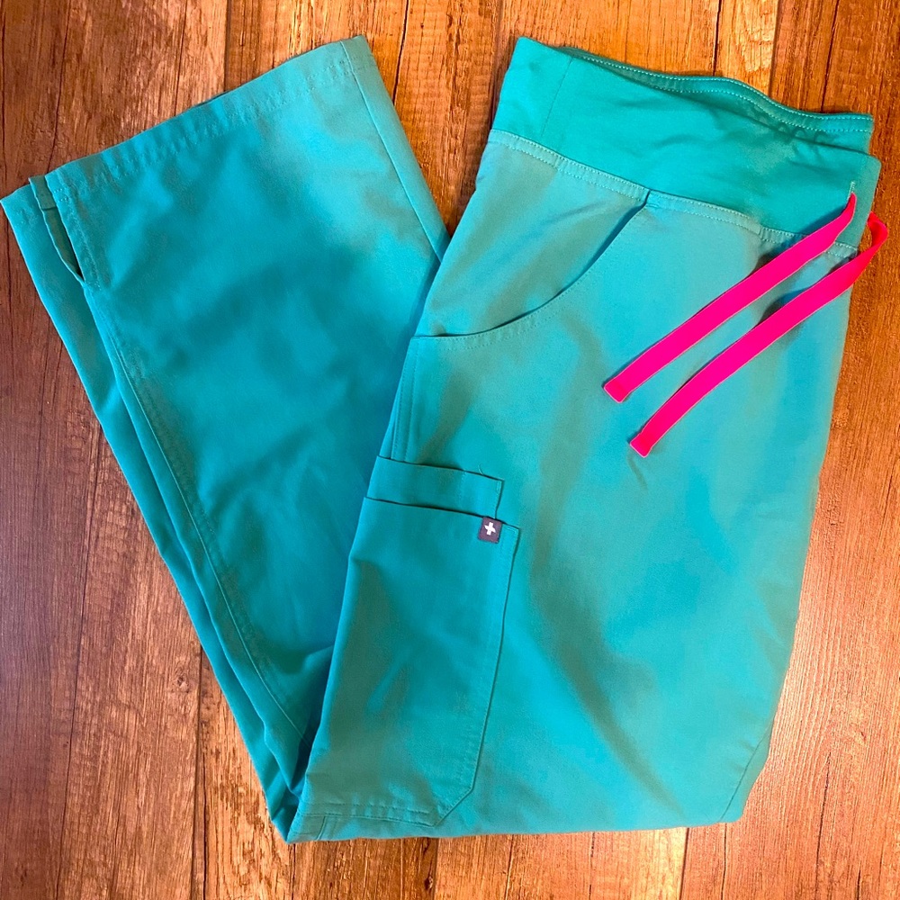 SURGICAL GREEN Figs